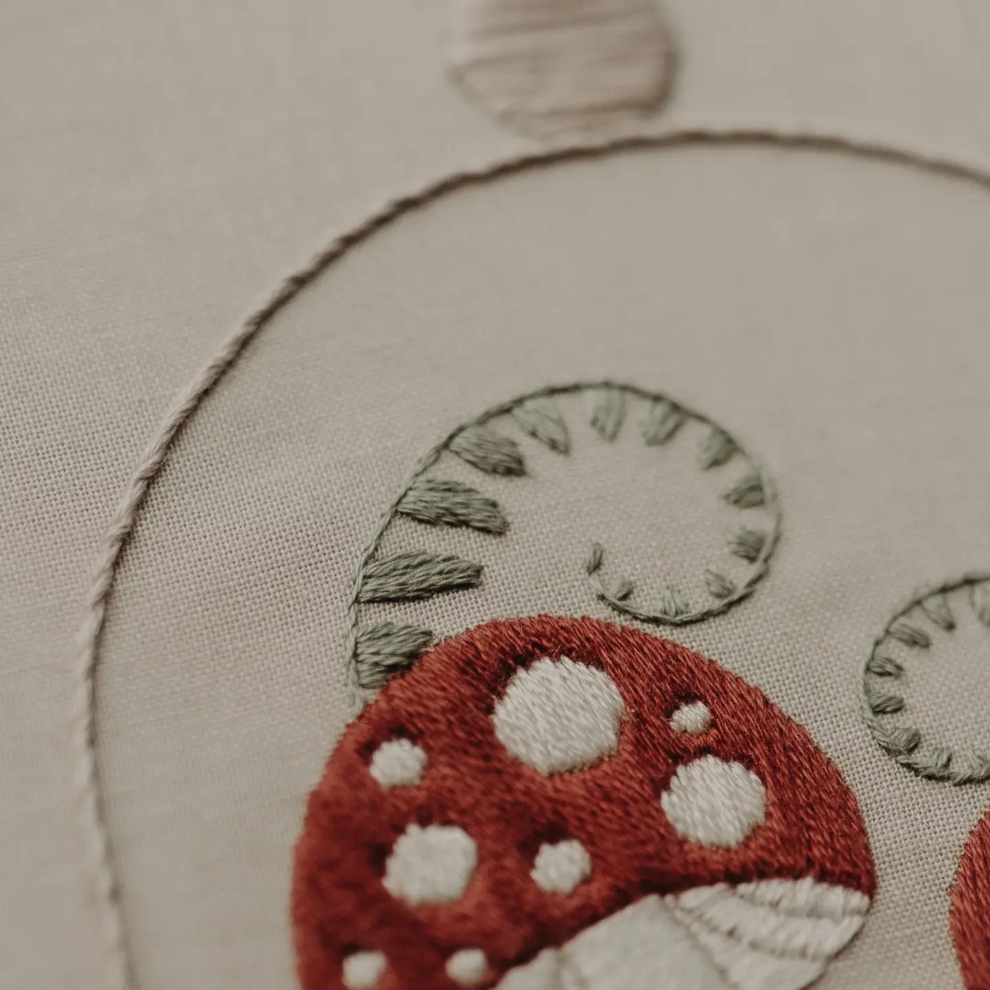 Ensemble de broderie TERRARIUM DE CHAMPIGNONS