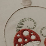 Charger l&#39;image dans la galerie, Ensemble de broderie TERRARIUM DE CHAMPIGNONS
