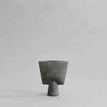 Charger l&#39;image dans la galerie, Vase décoratif Triangle Mini | Gris Foncé
