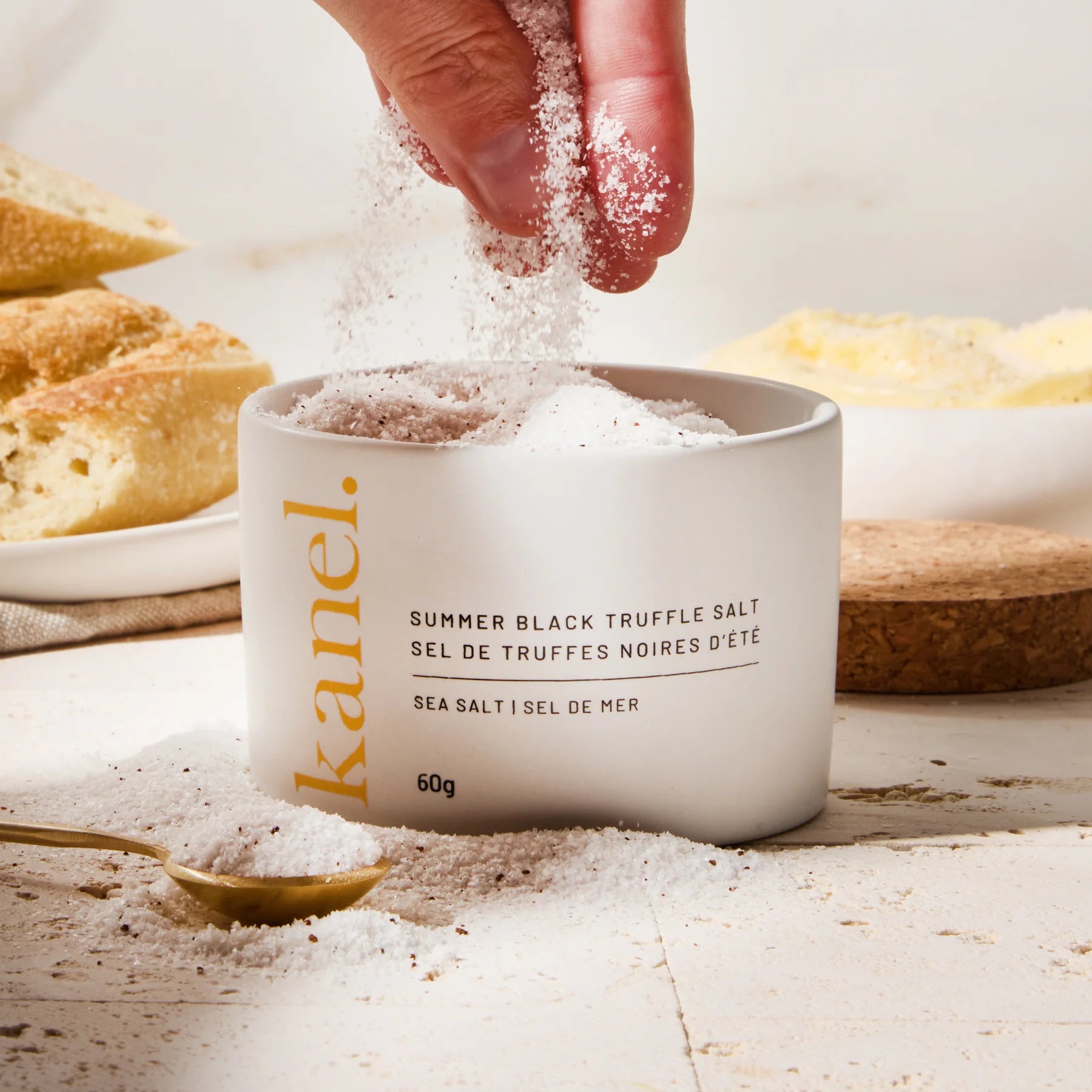 Main de sel de truffes noires d'été